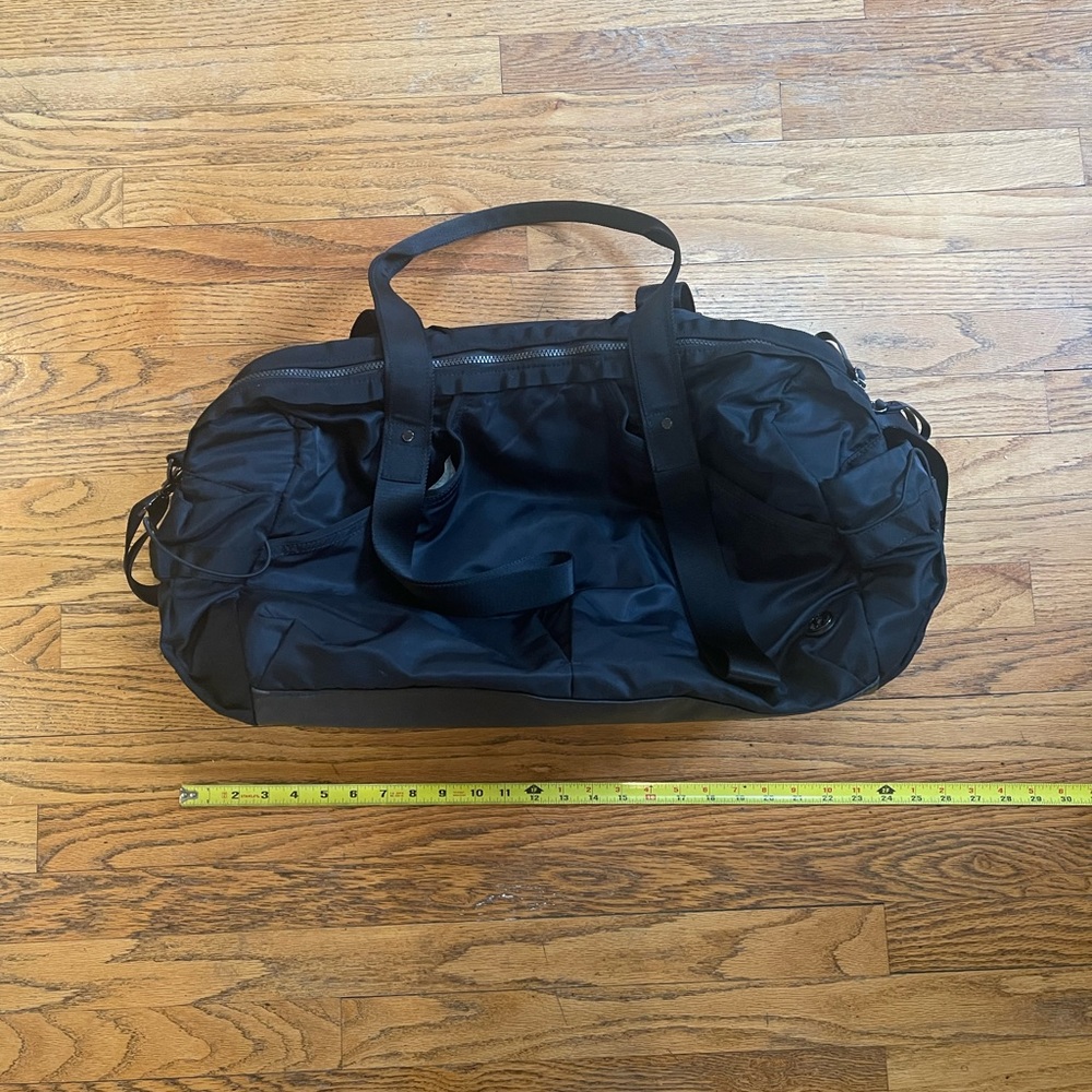 Lululemon Large Duffle Bag - Picture 2 of 16